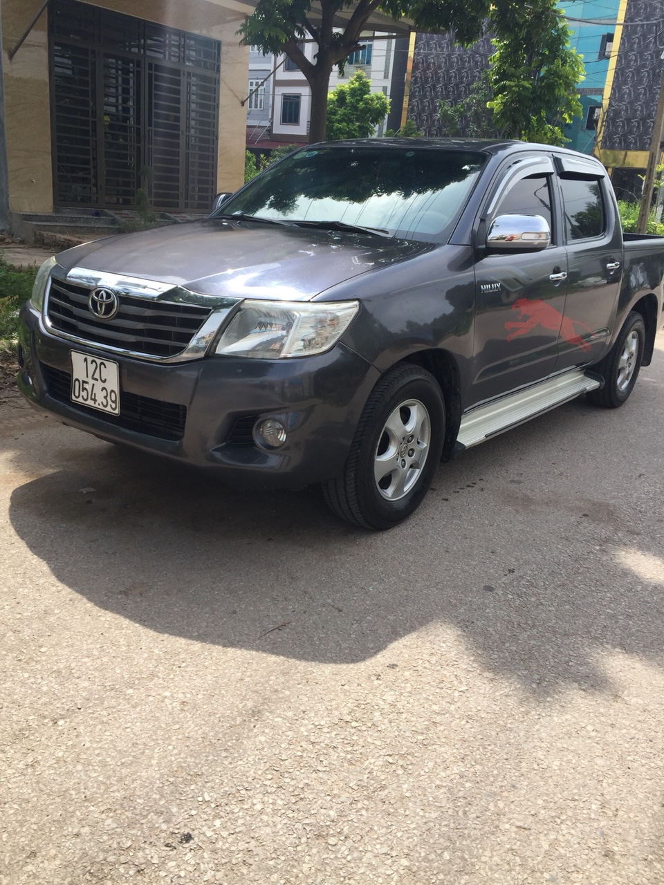 Toyota Hilux E 2011 - Cần bán xe Toyota Hilux E sản xuất 2011, màu xám (ghi), nhập khẩu