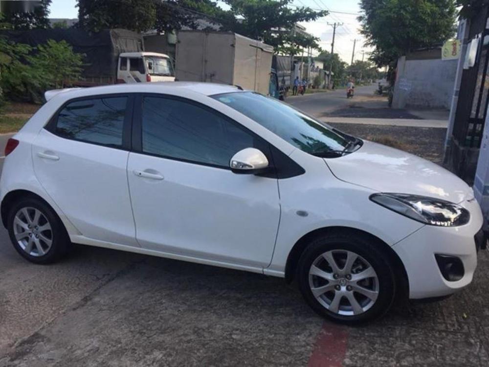 Mazda 2 S AT 2015 - Cần bán Mazda 2 S AT năm 2015, màu trắng chính chủ