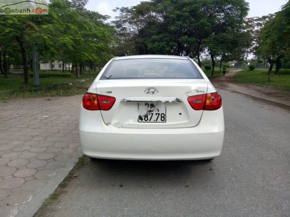 Hyundai Elantra 1.6 MT 2011 - Bán xe Hyundai Elantra 1.6 MT đời 2011, màu trắng, nhập khẩu, số sàn