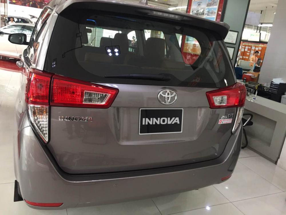 Toyota Innova 2.0G  2018 - Bán Toyota Innova 2.0G tự động model 2019, màu nâu ánh đồng