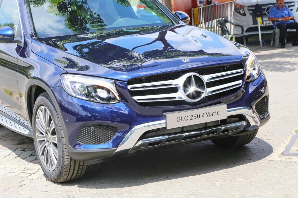 Mercedes-Benz GLC-Class GLC 250 2018 - Mercedes GLC 250 hỗ trợ vay cao, tặng bảo hiểm