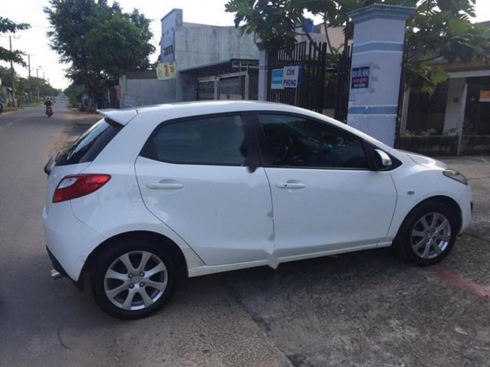 Mazda 2 S AT 2015 - Cần bán Mazda 2 S AT năm 2015, màu trắng chính chủ