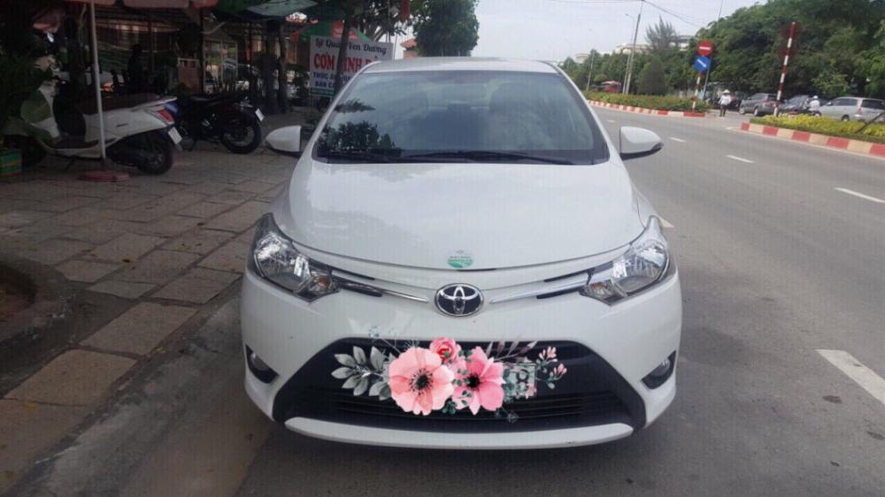 Toyota Vios E 1.5MT 2016 - Cần bán lại xe Toyota Vios đời 2016 màu trắng, 478 triệu