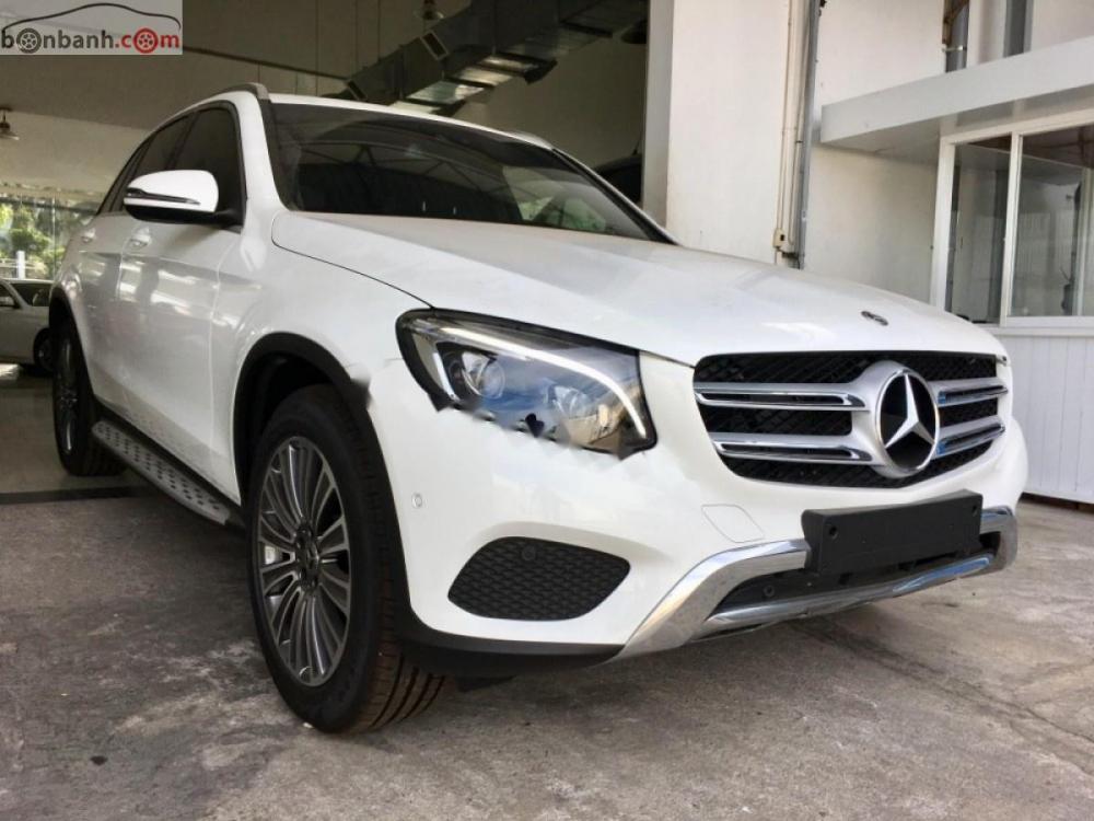 Mercedes-Benz GLC-Class GLC250 4Matic 2018 - Bán Mercedes GLC250 4Matic năm sản xuất 2018, màu trắng