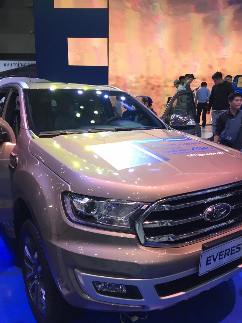 Ford Everest Titanium 4WD 2018 - Bán Ford Everest Titanium 4WD, nhập Thái, đủ màu, giao xe ngay, giá cạnh tranh