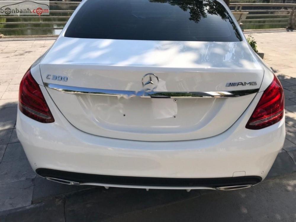 Mercedes-Benz C class C300 AMG 2018 - Cần bán xe Mercedes C300 AMG đời 2018, màu trắng giá tốt