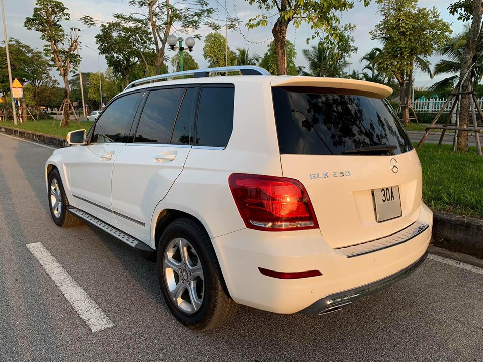 Mercedes-Benz GLK Class GLK 250 AMG 2014 - Cần bán Mercedes AMG sản xuất năm 2014, màu trắng, xe nhập