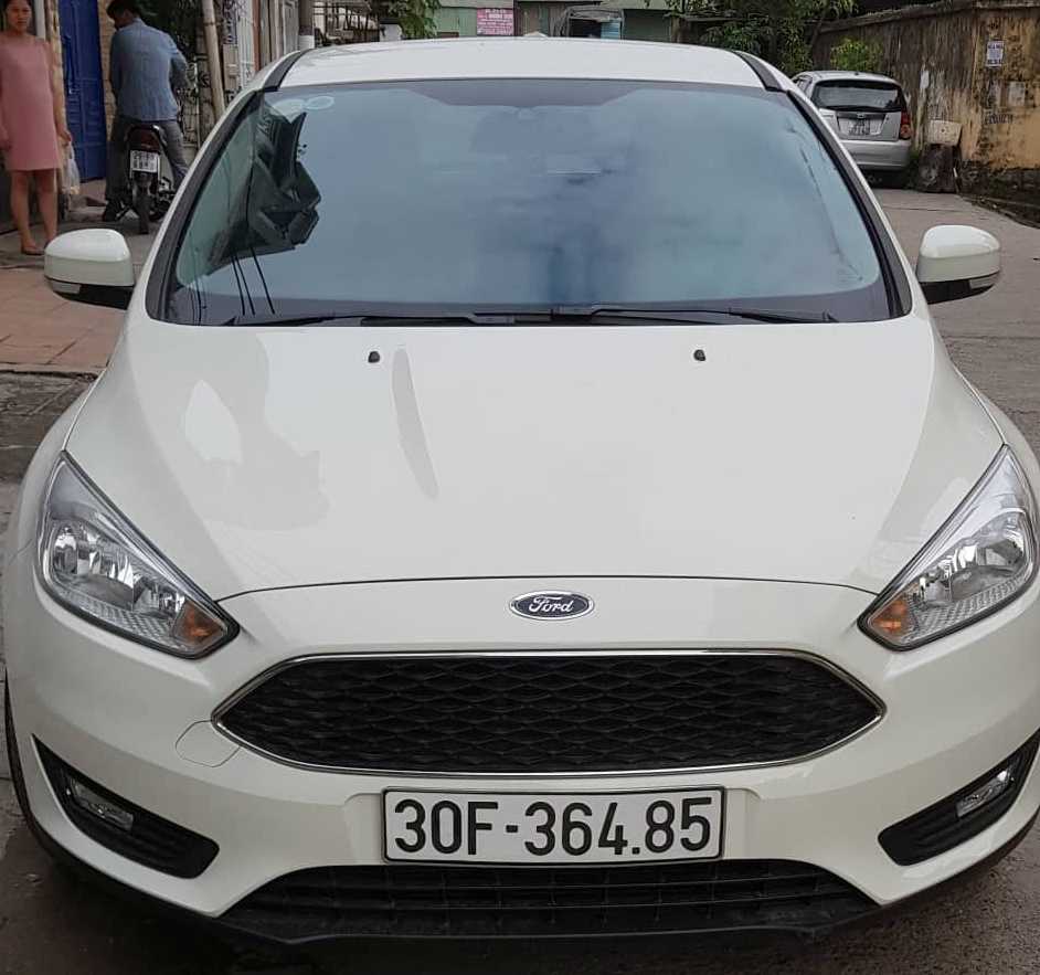 Ford Focus Trend 2018 - Cần bán Ford Focus đời 2018 màu trắng siêu lướt