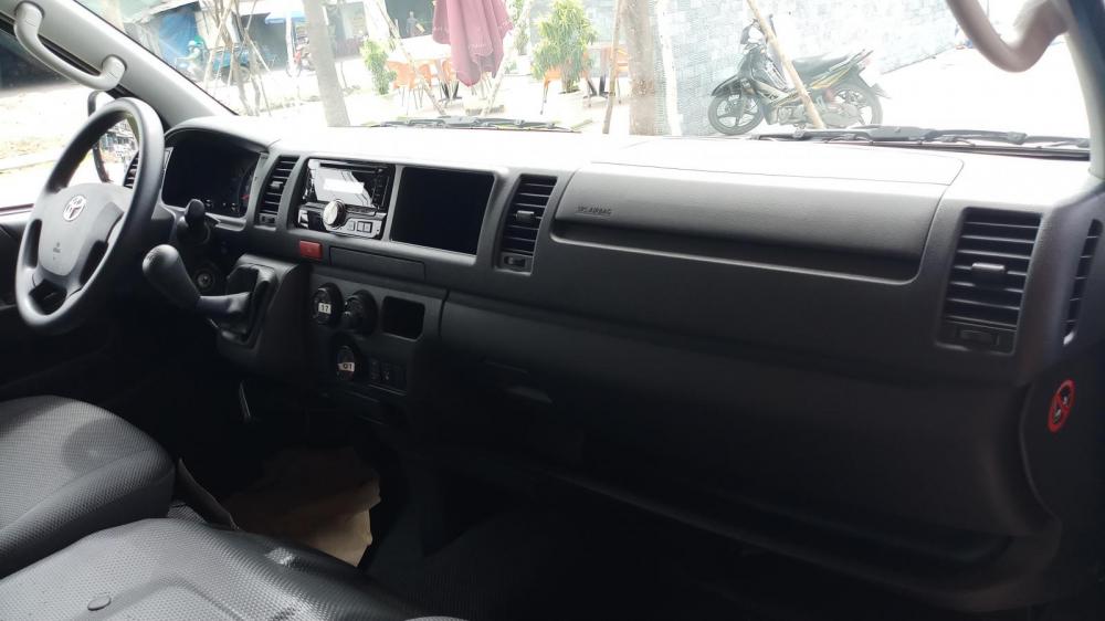 Toyota Hiace 2018 - Xe Hiace 15 chỗ mới 100%, siêu khuyến mãi, xe giao ngay