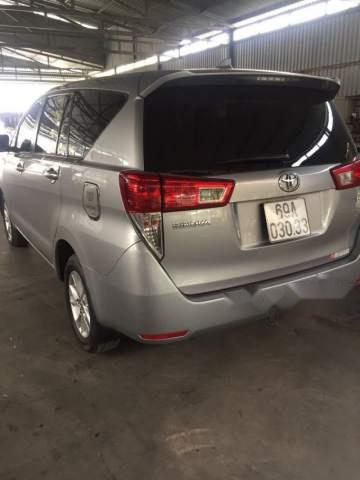 Toyota Innova 2016 - Gia đình bán Toyota Innova năm 2016, màu xám