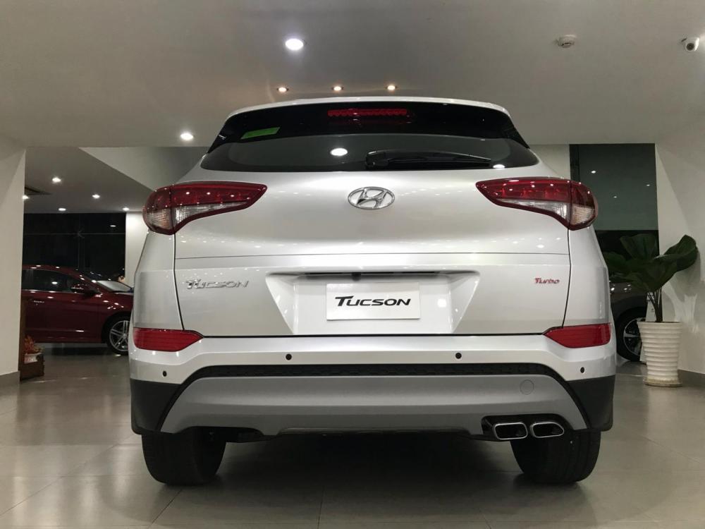 Hyundai Tucson 2018 - Hyundai Tucson Full xăng bạc xe giao ngay, giá tốt, hỗ trợ vay trả góp ls ưu đãi. LH: 0903175312