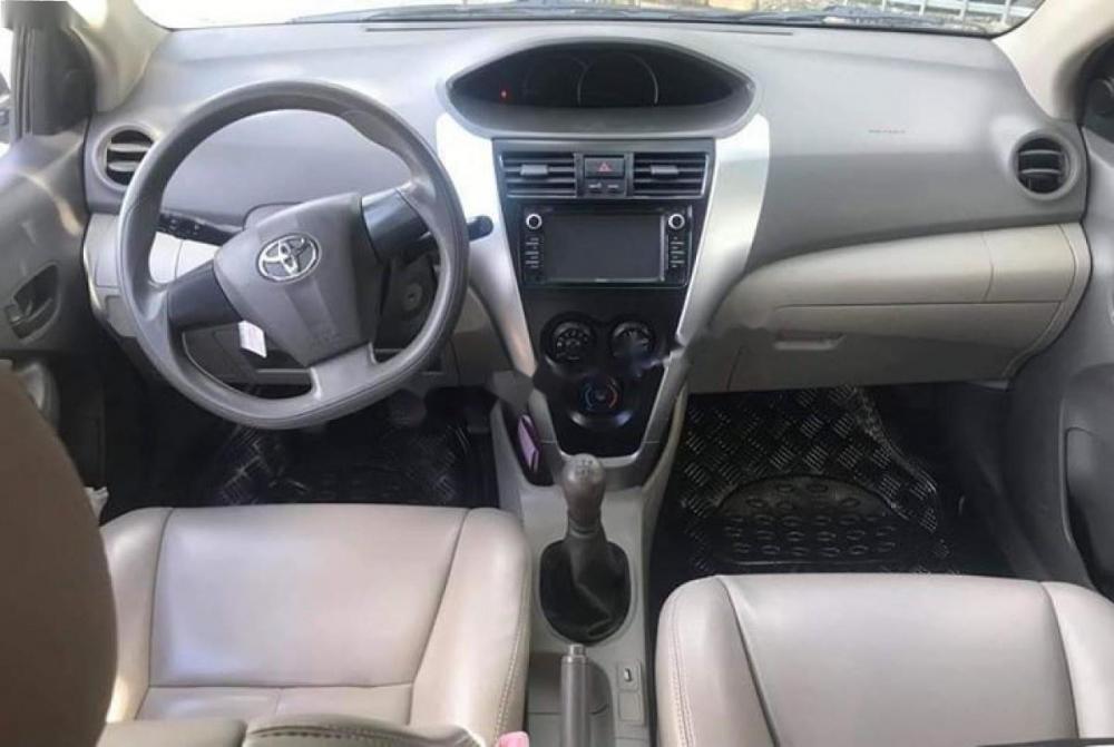 Toyota Vios 1.5E 2010 - Bán xe Toyota Vios 1.5E đời 2010, màu bạc, giá 348tr