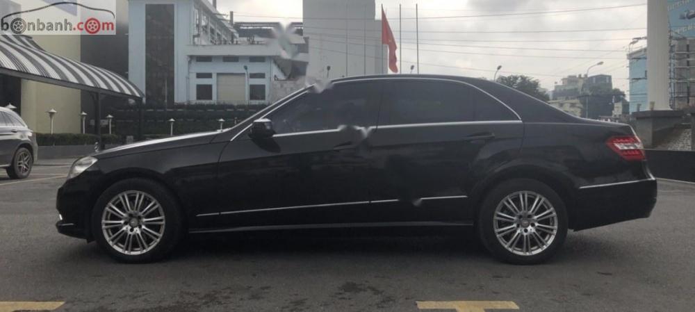 Mercedes-Benz E class E300 2009 - Bán xe Mercedes E300 năm 2009, màu đen, chính chủ, giá 1000tr