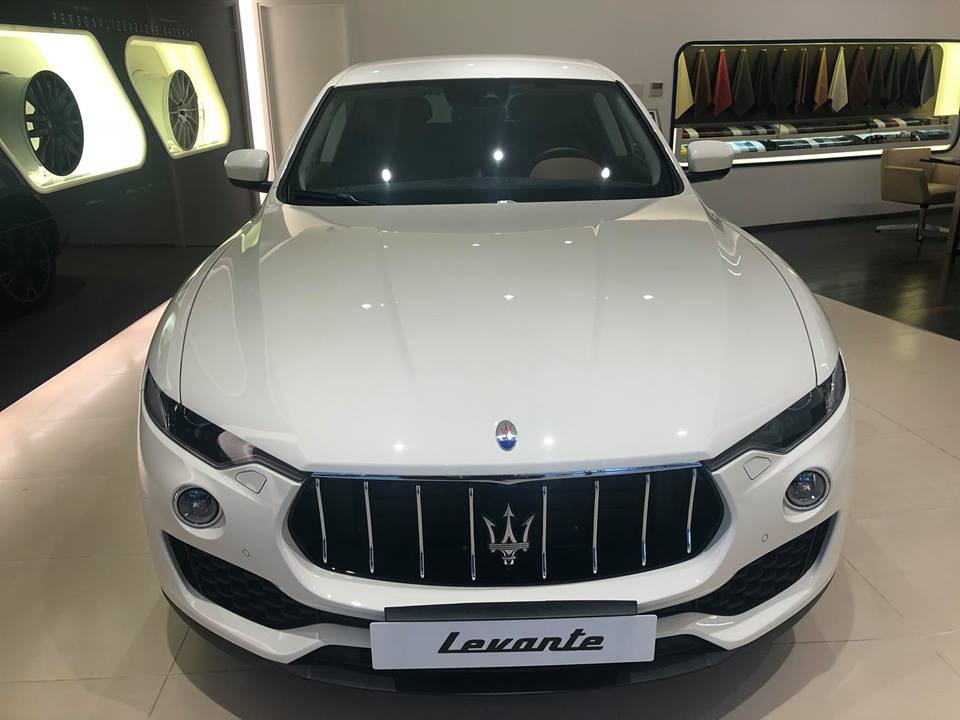 Maserati Sport 2018 - Bán xe Maserati Levante Sport 2018, màu trắng, xe nhập chính hãng. LH: 0978877754 tư vấn