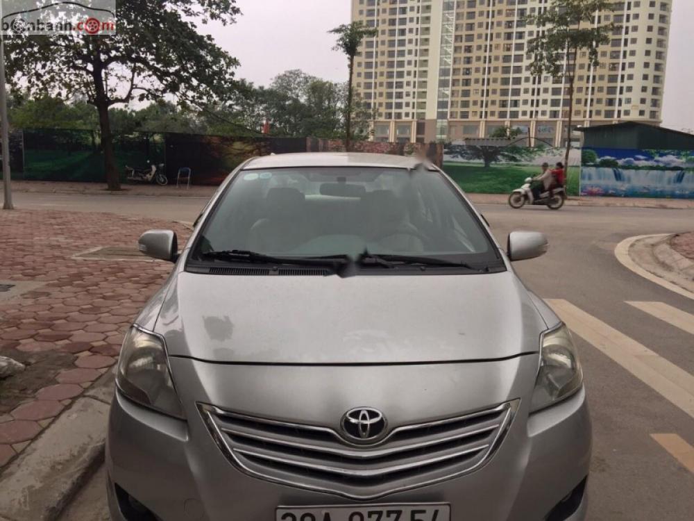 Toyota Vios E 2009 - Bán Toyota Vios E sản xuất 2009, màu bạc, số sàn