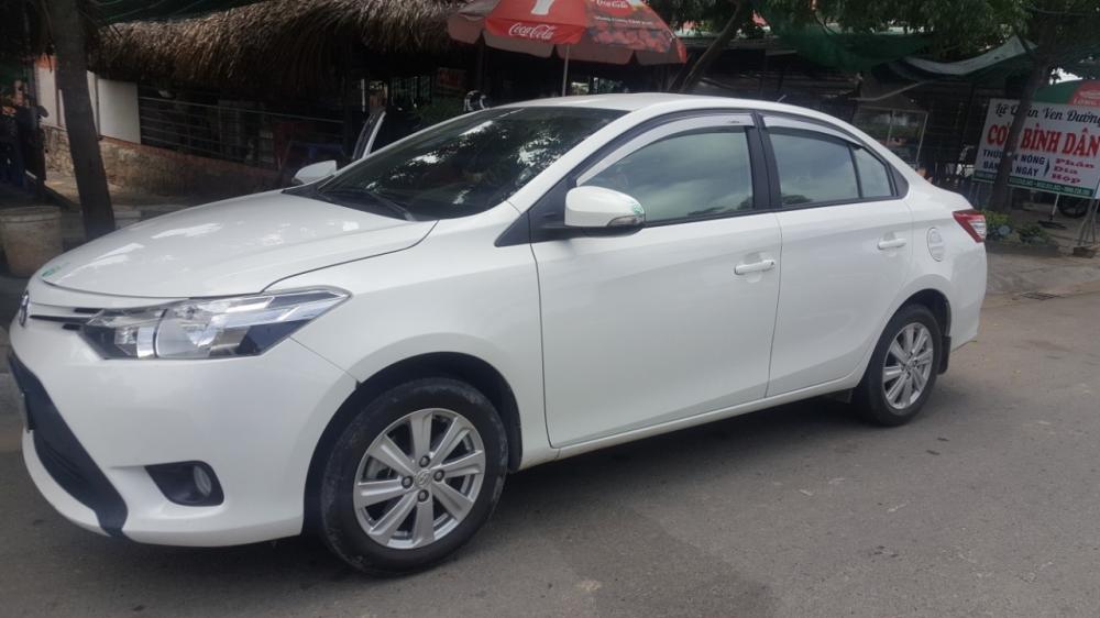 Toyota Vios E 1.5MT 2016 - Bán Toyota Vios E 1.5MT màu trắng, số sàn, biển tỉnh, sản xuất cuối 2016 mẫu mới