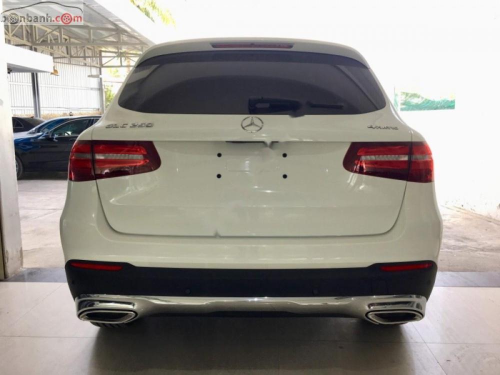 Mercedes-Benz GLC-Class GLC250 4Matic 2018 - Bán Mercedes GLC250 4Matic năm sản xuất 2018, màu trắng