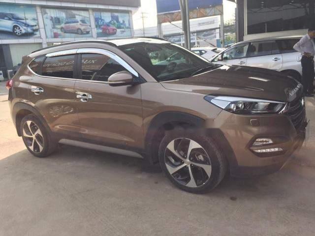 Hyundai Tucson   Turbo  2017 - Cần bán Hyundai Tucson Turbo sản xuất năm 2017, màu nâu số tự động