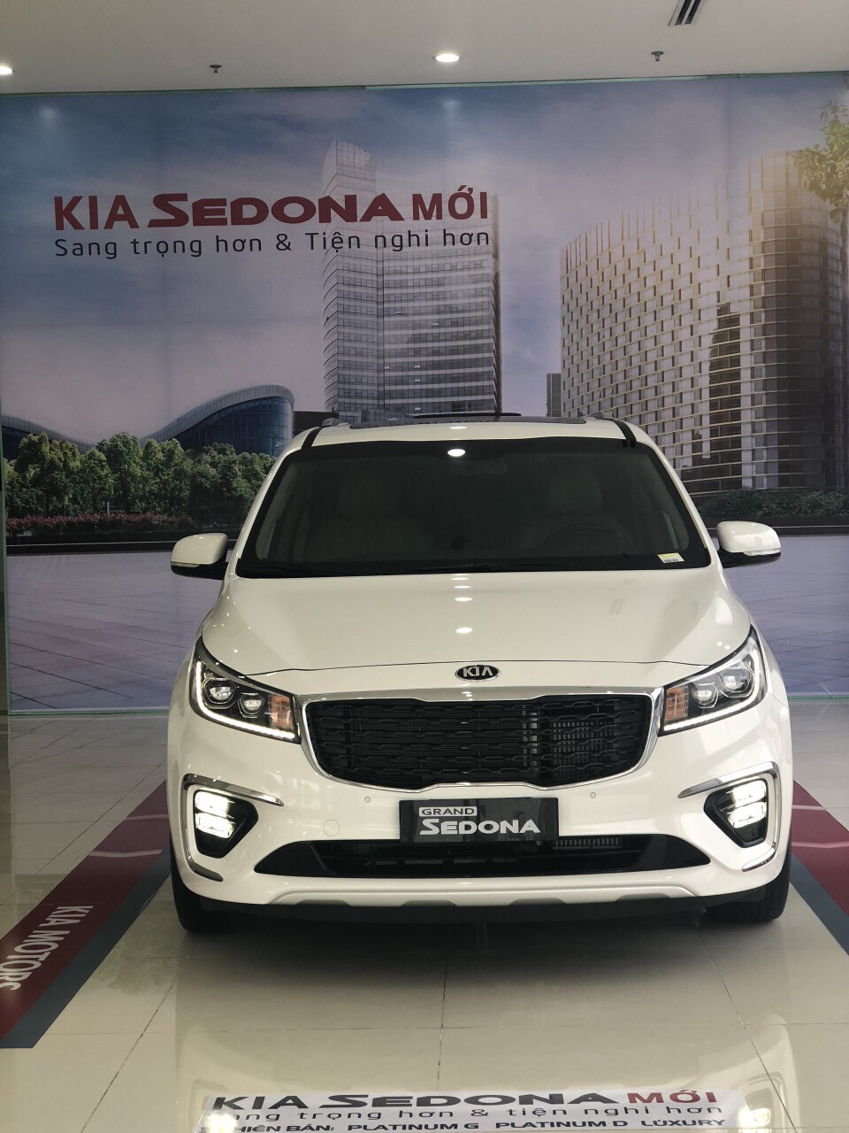 Kia Sedona Luxury 2018 - Bán Sedona FL mới model 2019 - 345tr lấy xe ngay, đủ màu