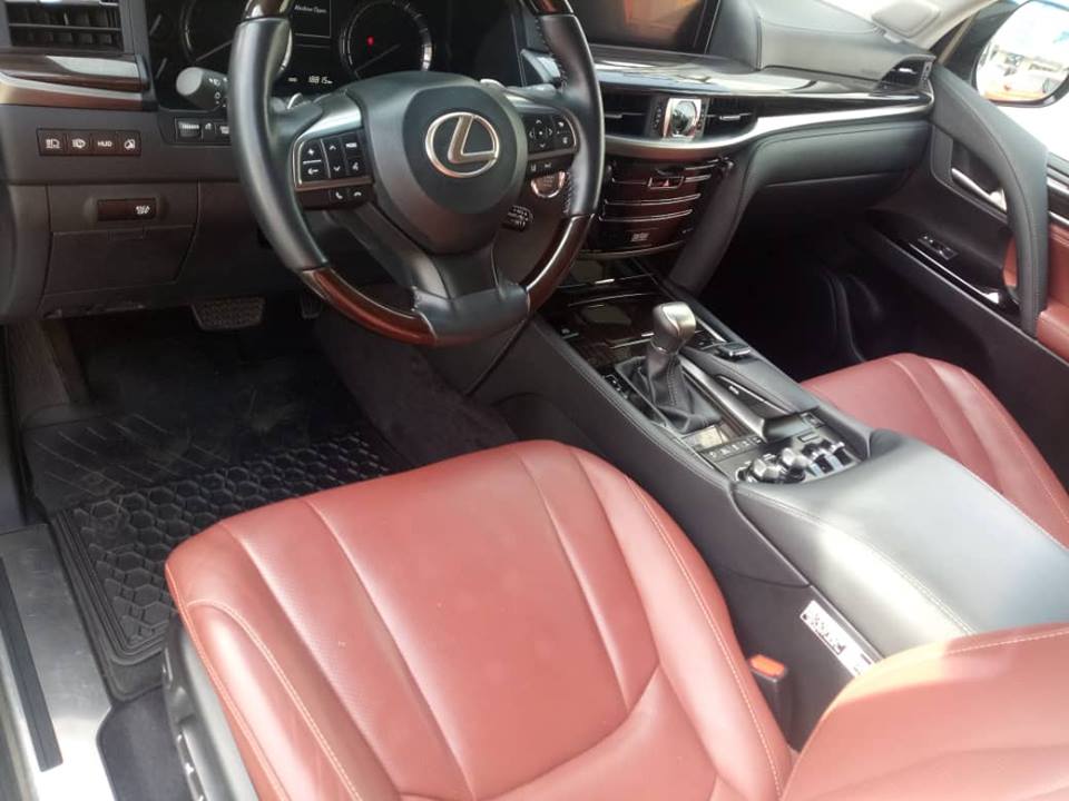 Lexus LX 570 2017 - Cần bán Lexus LX 570 - 2017, màu trắng, nhập khẩu nguyên chiếc, giấy tờ hợp pháp