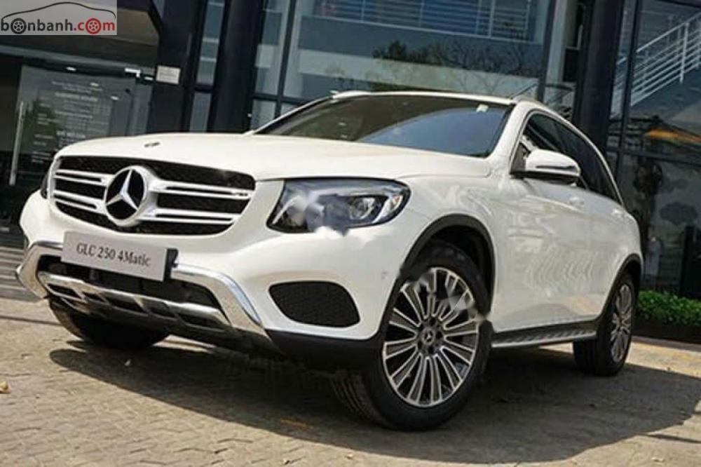 Mercedes-Benz GLC-Class GLC250 4Matic 2018 - Bán Mercedes GLC250 4Matic năm sản xuất 2018, màu trắng