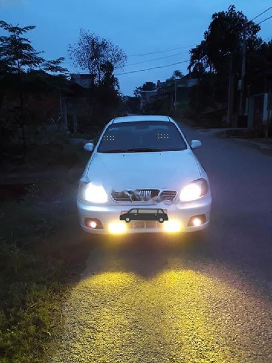 Daewoo Lanos SX 2001 - Bán ô tô Daewoo Lanos SX năm 2001, màu trắng