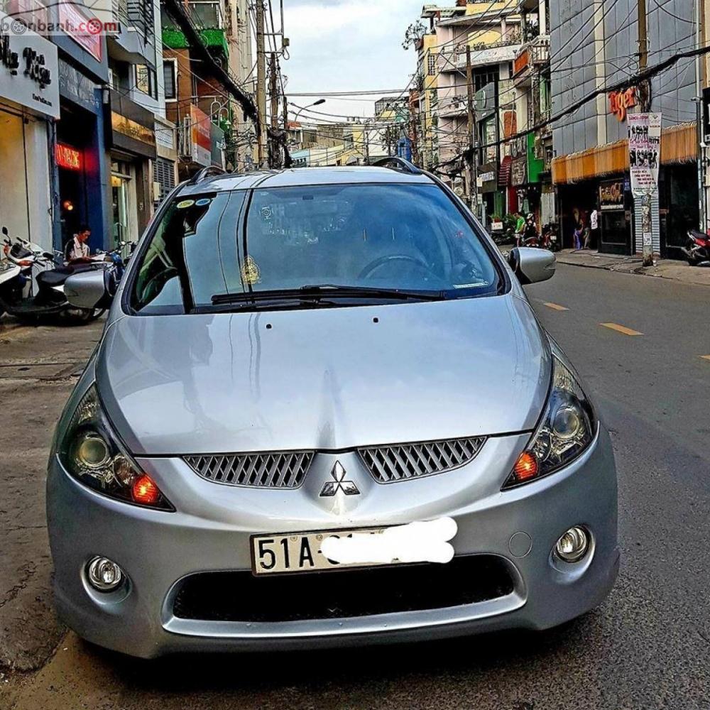 Mitsubishi Grandis 2.4 AT 2006 - Bán xe Mitsubishi Grandis 2.4 AT đời 2006, màu bạc, 329tr