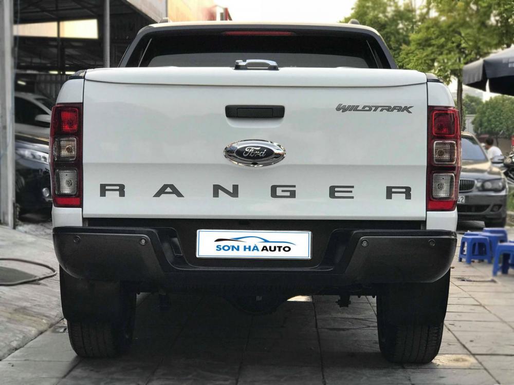 Ford Ranger Wildtrak 3.2L 4x4 AT 2015 - Bán ô tô Ford Ranger Wildtrak 3.2L sản xuất năm 2015 form 2016, nhập khẩu nguyên chiếc, giá cạnh tranh