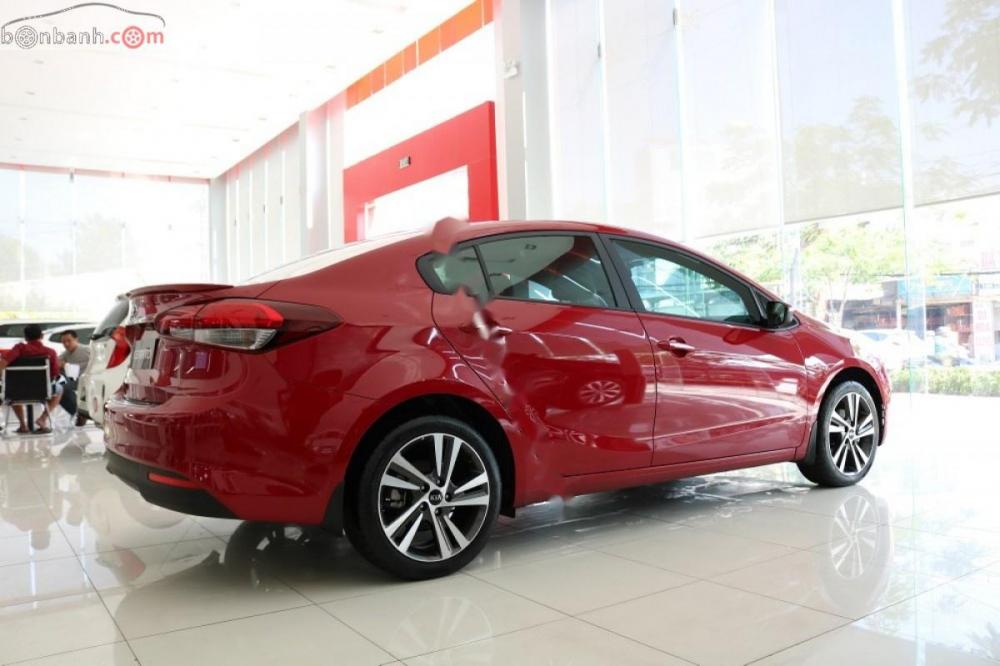 Kia Cerato 1.6 MT 2018 - Bán xe Kia Cerato 1.6 MT đời 2018, màu đỏ giá cạnh tranh