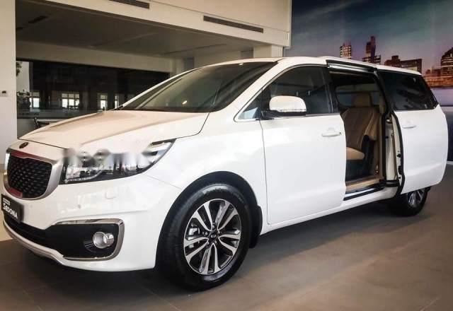 Kia Sedona 2018 - Bán ô tô Kia Sedona sản xuất 2018, màu trắng