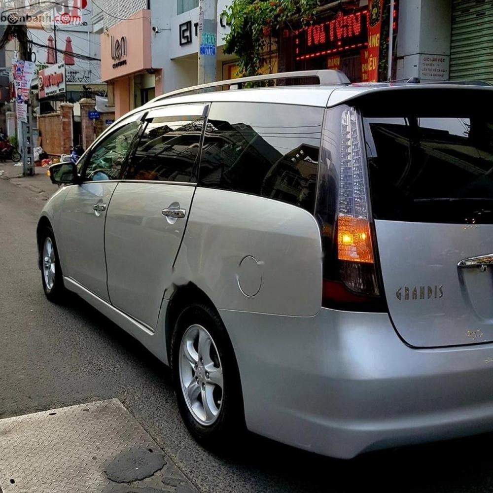 Mitsubishi Grandis 2.4 AT 2006 - Bán xe Mitsubishi Grandis 2.4 AT đời 2006, màu bạc, 329tr