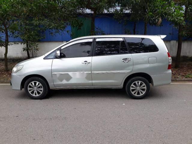 Toyota Innova 2015 - Bán xe Toyota Innova 2015, màu bạc