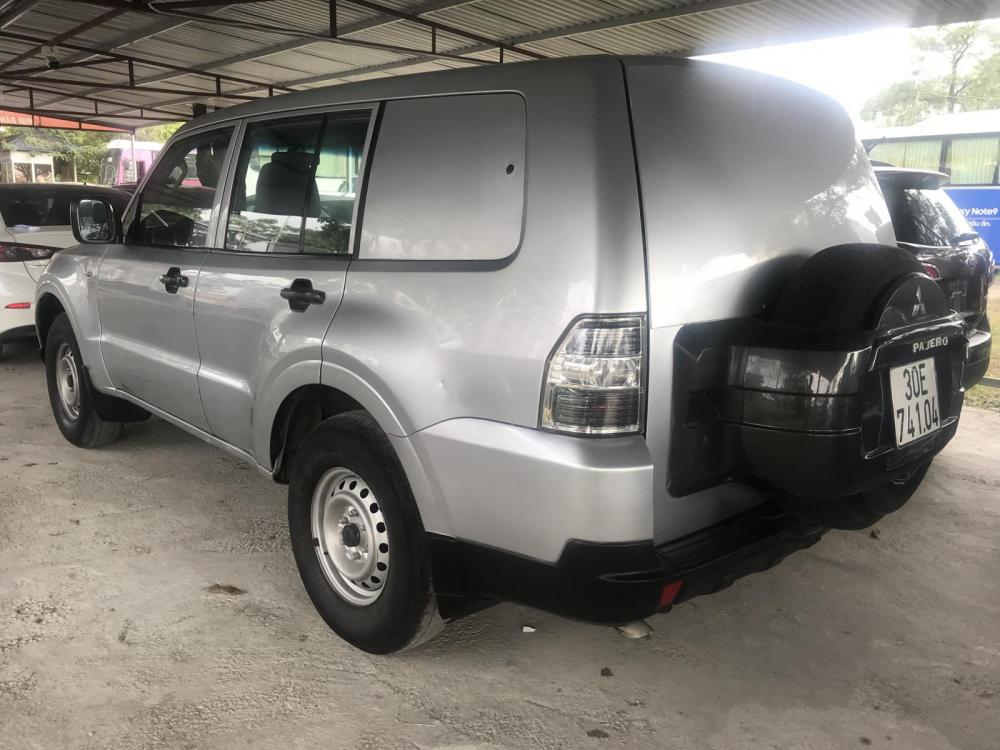 Mitsubishi Pajero 3.0 2008 - Bán xe Mitsubishi Pajero đời 2008 màu bạc, giá chỉ 355 triệu, nhập khẩu nguyên chiếc