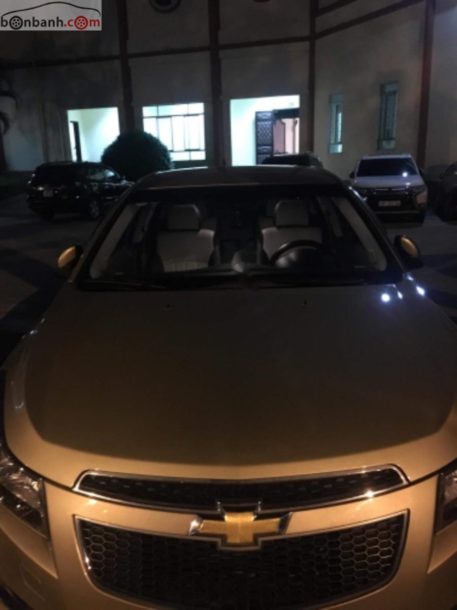 Chevrolet Cruze 2015 - Bán Chevrolet Cruze đời 2015, màu vàng cát, chính chủ giá cạnh tranh