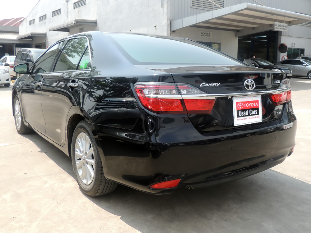 Toyota Camry 2.0E 2015 - 270 triệu có ngay Toyota Camry 2.0E năm 2015, màu đen 