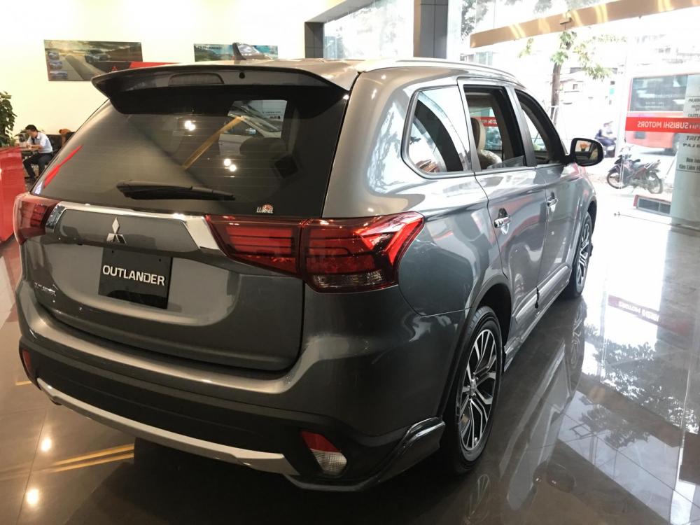 Mitsubishi Outlander 2.0 CVT 2018 - Bán ô tô Mitsubishi Outlander CVT năm 2018, màu xám (ghi), giao ngay