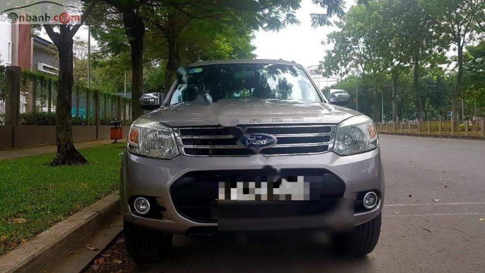 Ford Everest 2.5L 4x2 MT 2014 - Bán Ford Everest 2.5L 4x2 MT 2014, màu xám chính chủ