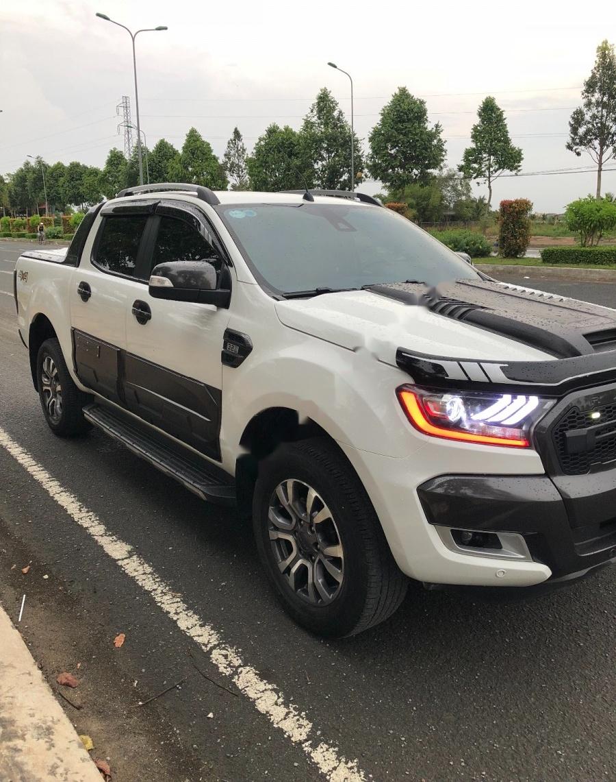 Ford Ranger 3.2 2017 - Cần bán lại xe Ford Ranger 3.2 năm 2017, màu trắng, nhập khẩu số tự động