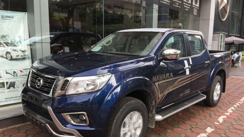 Nissan Navara  2.5 AT  2018 - Bán ô tô Nissan Navara 2.5 AT đời 2018, màu xanh lam