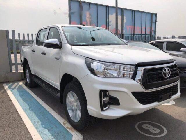 Toyota Hilux 2.4E AT 2018 - Bán Toyota Hilux 2.4E AT năm 2018, màu trắng, giá tốt