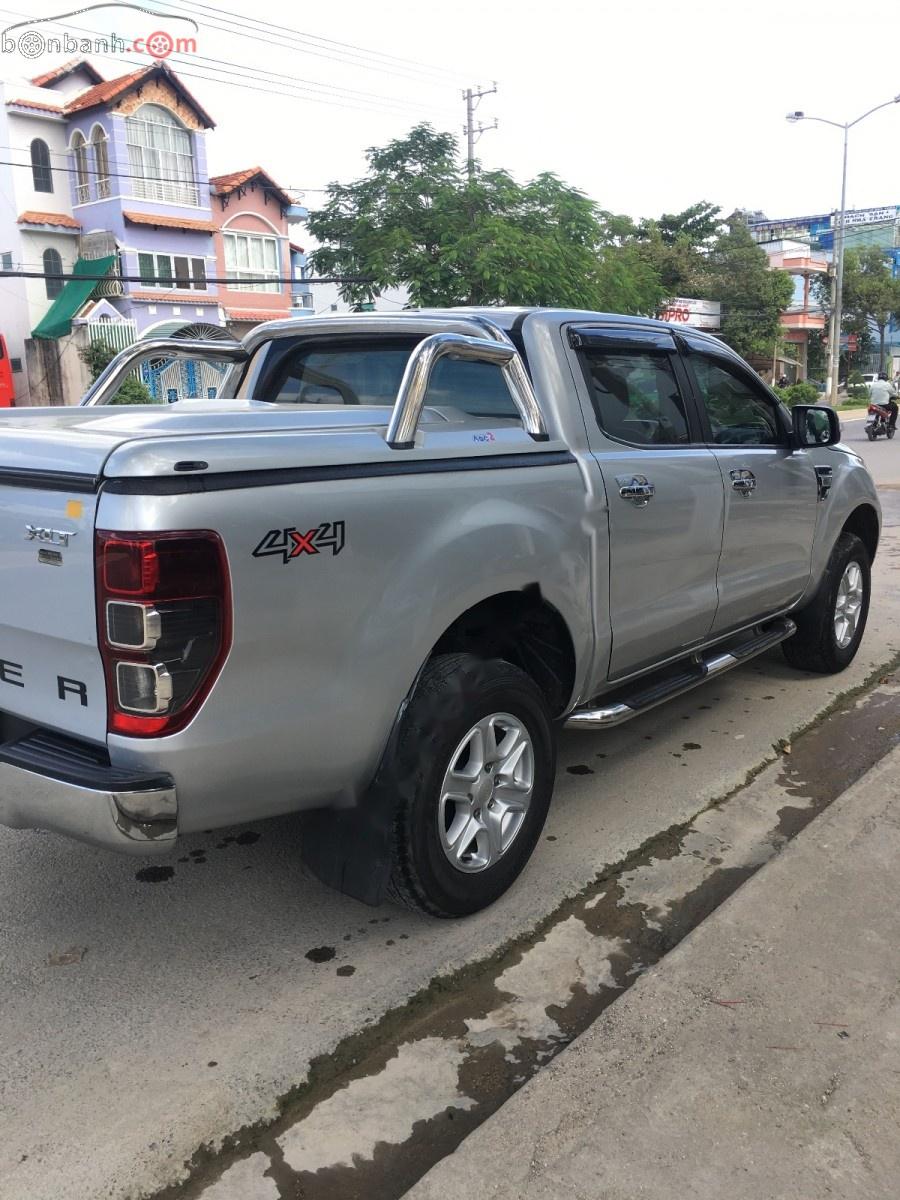 Ford Ranger XLT 2.2L 4x4 MT 2012 - Bán ô tô Ford Ranger XLT 2.2L 4x4 MT năm sản xuất 2012, màu bạc, xe nhập