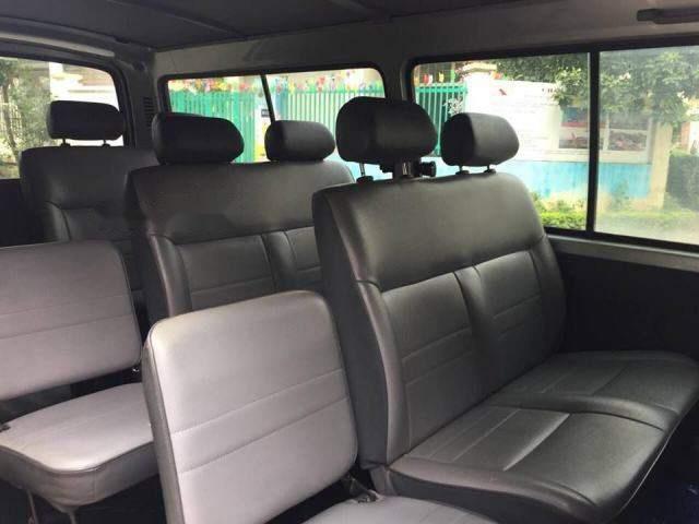 Toyota Hiace 2.4 2005 - Bán Toyota Hiace 2.4 năm 2005 ít sử dụng