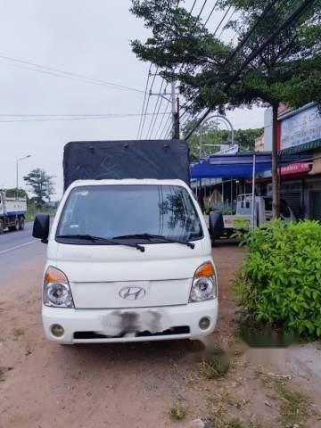 Hyundai Porter 2004 - Cần bán Hyundai Porter đời 2004, màu trắng, nhập khẩu nguyên chiếc như mới