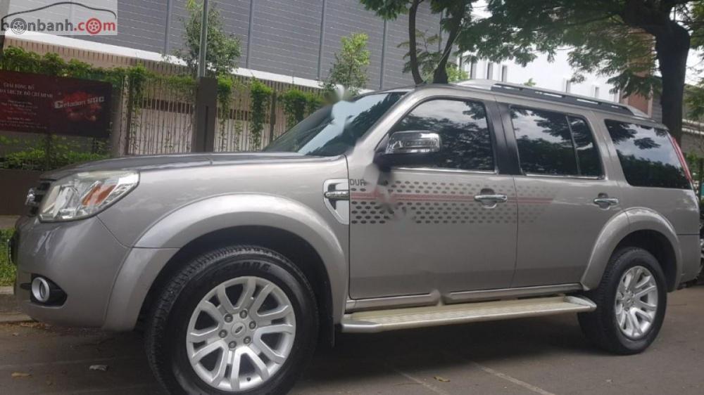 Ford Everest 2.5L 4x2 MT 2014 - Bán Ford Everest 2.5L 4x2 MT 2014, màu xám chính chủ