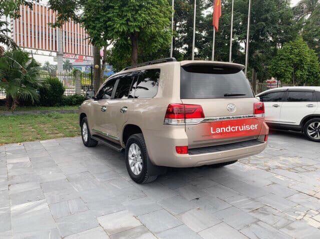 Toyota Land Cruiser VX4.6 2016 - Bán xe Toyota Land Cruiser VX4.6 2017, màu vàng, nhập khẩu