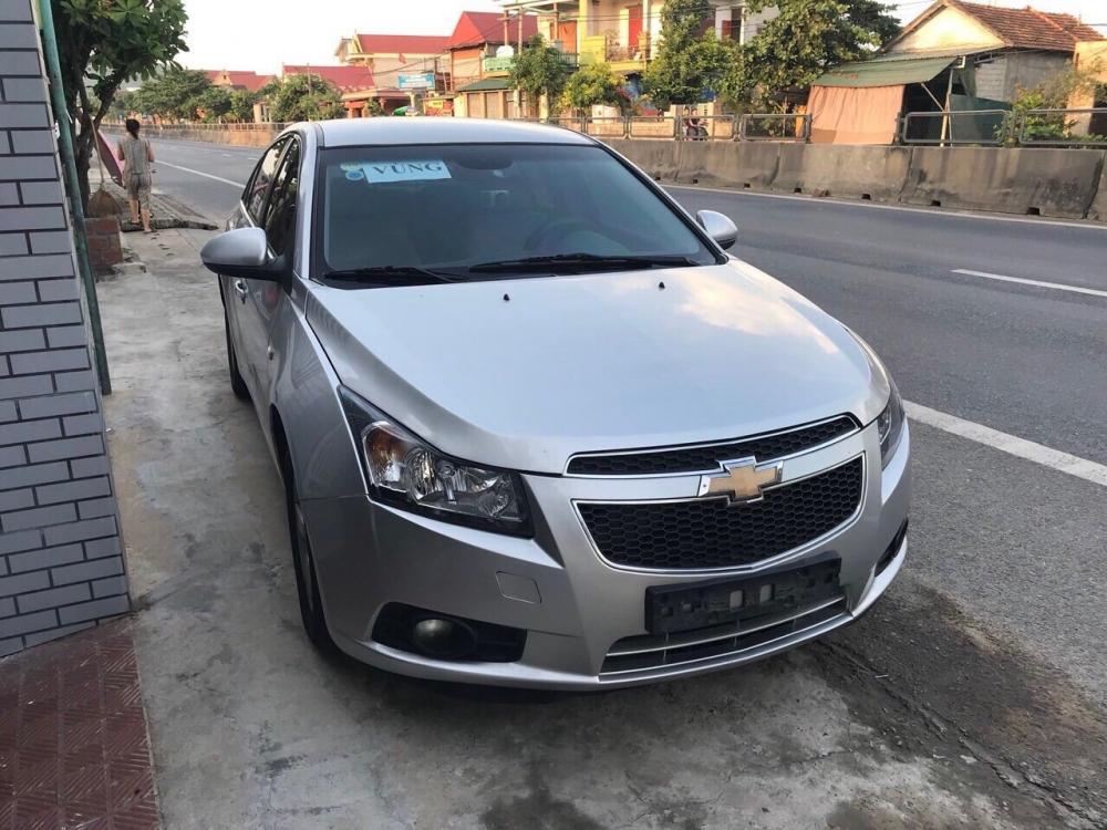 Chevrolet Cruze 2011 - Cần bán xe Chevrolet Cruze đời 2011, màu bạc, 315tr