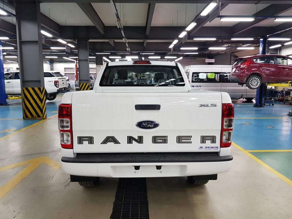 Ford Ranger XLS AT 2.2L 2018 - Bán Ford Ranger XLS mới đời 2018, nhập khẩu, giá chỉ từ 650 triệu, xe có sẵn đủ màu giao ngay và nhiều quà tặng hấp dẫn