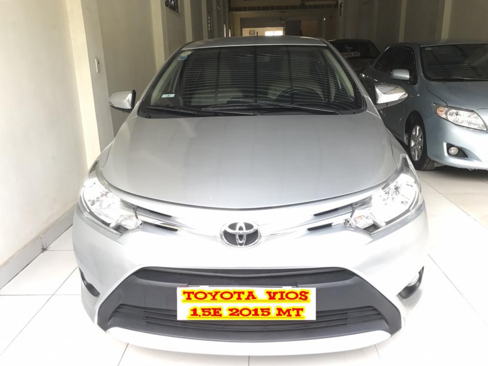 Toyota Vios 1.5E 2015 - Cần bán Toyota Vios 1.5E năm 2015, màu bạc