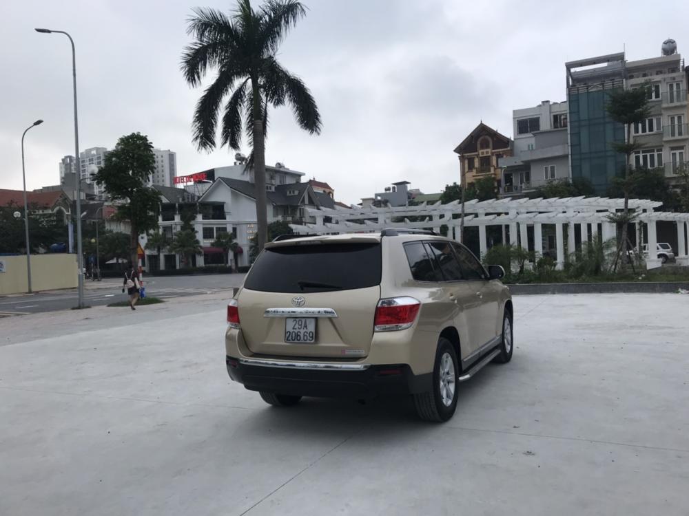 Toyota Highlander SE 2011 - Bán Toyota Highlander bản SE, cửa nóc, cốp hít, sx 2011 giá 1 tỷ 256 triệu, liên hệ 0337398448