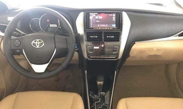 Toyota Vios 2018 - Bán Toyota Vios năm 2018, màu trắng, xe hoàn toàn mới